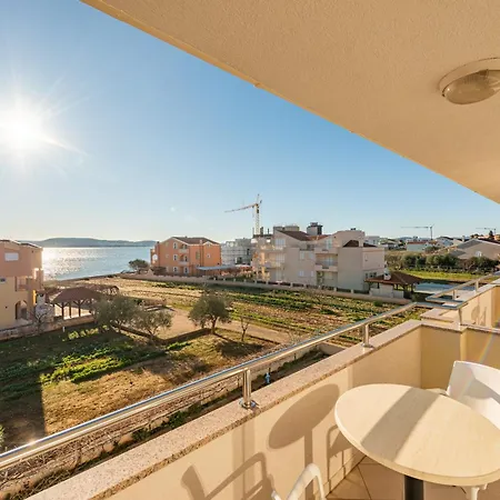 Karolina 3 Ground Apartment Sukošan