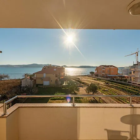 Apartment Karolina By The Sea