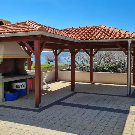 Apartment Karolina By The Sea