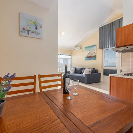 Karolina By The Sea Sukošan