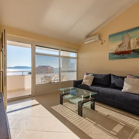 Apartment Karolina By The Sea