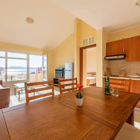 Karolina By The Sea Apartment Sukosan