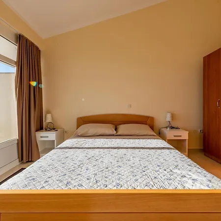 Apartment Karolina By The Sea